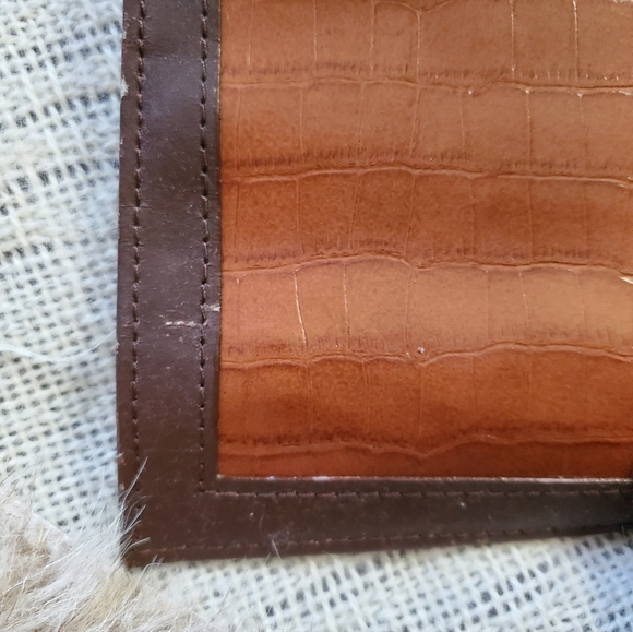 New Tuscan Designs Brown/Tan Croco Print Leather Jewelry or Pencil Roll. D-074 - Picture 9 of 12